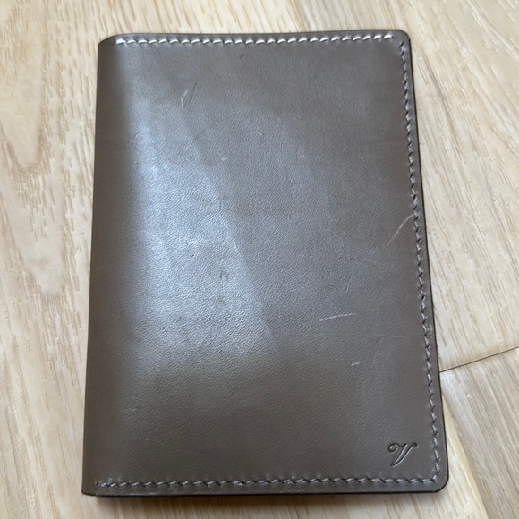 3/$20 Leather passport holder with initial V - Picture 1 of 7